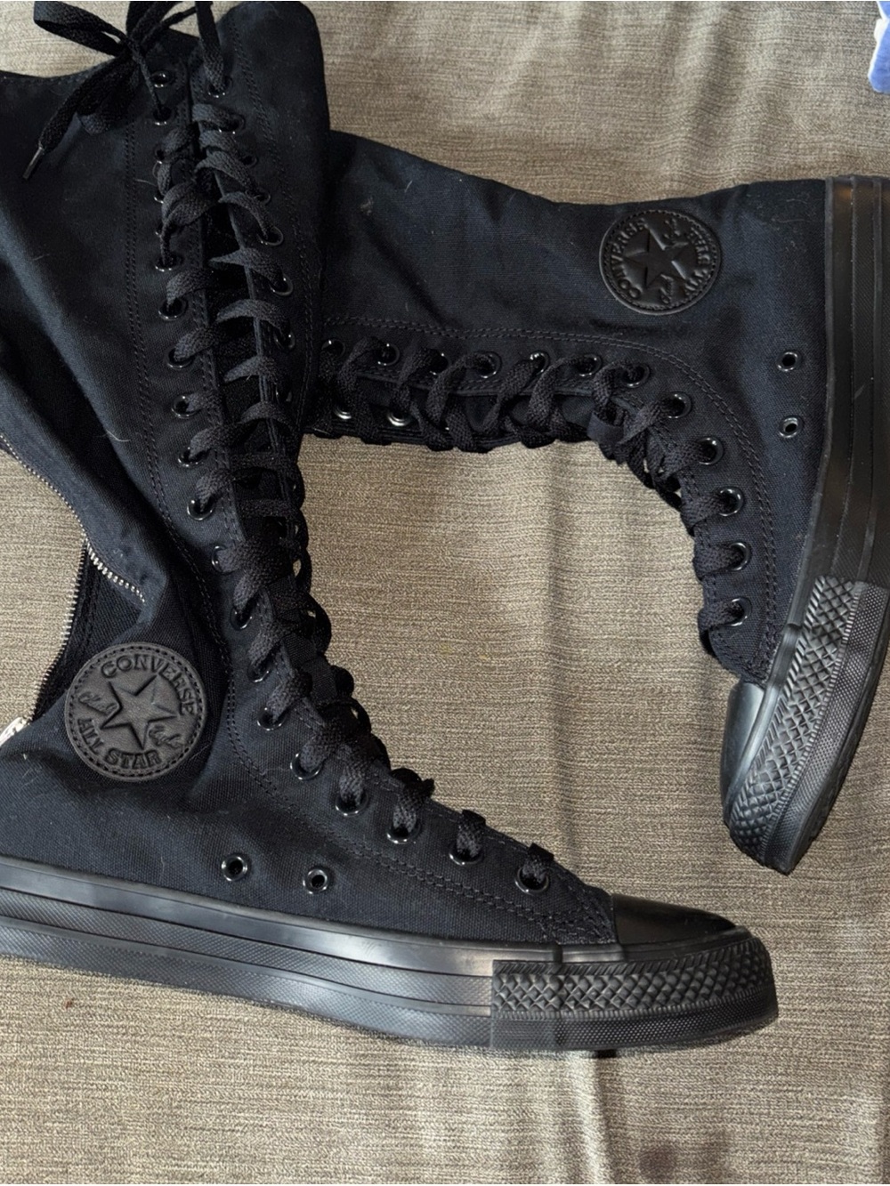 Converse Chuck Taylor All Star High Top Sneakers - Black Women’s Size 9